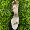 Sandália Crinkle Galaxy Dourada Salto Baixo Fino