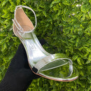 Sandália Metalizada Specchio Prata Salto Fino Médio